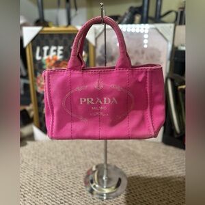 Pink Prada Canapa